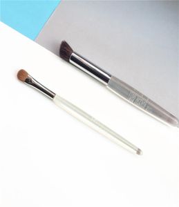 TrishMcEvoy Angled Crease Contour Brush 23 Small Laydown 19 Eyeshadow Concealer Blending Brush Beauty Makeup Brush Tool9064983