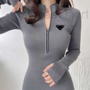 Casual Dresses Designer Dress Europe US Knitted Jumpsuit Short Hot Style Pencil Skirt Personality Long-sleeved Buttons Letter Embroidery Zipper Sexy AAA 30CN