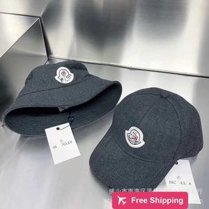 Designer Ball Caps Mengkou Autumn and Winter New High End Woolen Baseball Hat Pares mångsidiga broderade mönster Fisherman Hat Duck Tongue Hat Trend XVH1