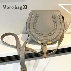 Luxurys Weekend Plain Hasp Mini Saddl Beach Bag Womens Small Flap Crossbody kuvert Kopplingspåsar Mens plånböcker Designers Famous Cowhide Leather Handbag Bag