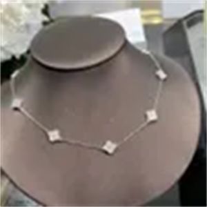 Luxury Four-leaf Clover Necklace Brand Fashion Cliff Necklace High quality 18-karat gold designer necklace Women's jewelry