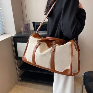 Tote Leisure Travel med stor kapacitet trendig och mångsidig enkel axel kortdistanspendling Fashionabla handväska väska storlek