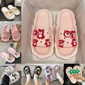 Mujeres Diseñadores Zapatillas Sandalias Diapositivas planas Chanclas Verano Mocasines al aire libre Zapatos de baño Ropa de playa Zapatillas Negro