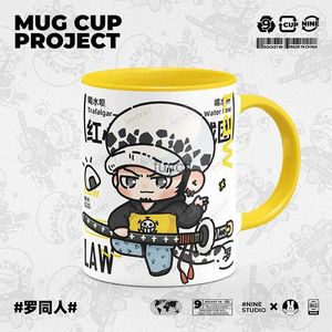 Kubki Creative Cartoon Coffee Mub Anime Pirates Kapitan Trafalgar D. Prawo wodne Cosplay 3D Ceramika Mleko Mug Picie Puchar Herbaty Biuro YQ240109