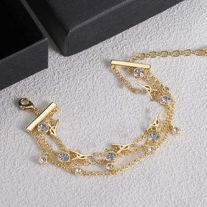 Взрывной старший дизайнер создал браслет Y. Роскошный золотой браслет с бриллиантами и драгоценными камнями для дорогой мамы и семьи.