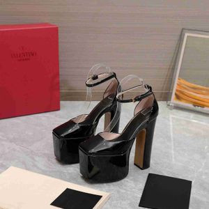 Fashion designer platform plus high heels square head female luxury brands with the same fashion wear star trend leading