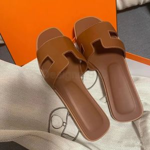 Designer Beach Slipper Slides Luxury Marke Flat Sommer Lazy Sandals Klassische Damen Damen Casual Mode Echtes Leder Sexy Home Outdoor Schuhe