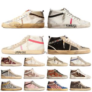 Luxury Suede Upper Vintage Designer Mid Star Sapatos Casuais High Top Mulheres Mens Handmade Couro Prata Glitter Gold Itália Marca Treinadores Slide Sneakers Tamanho Grande 12