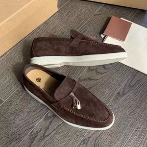 2024 New Designer Sandals Mens Office Career Casual Shoe Size 32-46 Loro Summer Outdoor Beach Walk Charms Moccasins For Womens Fashion R 6783