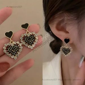 designer jewelry earing Elegant Trendy Heart Earring Women Classic Black White Stud Earrings Female Fashion Earrings Female Jewelry