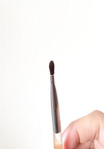 Trish McEvoy Brush 41 Precision Smudge - رأس كبير التغطية الكاملة Foundation Makeup Brush Tool117747