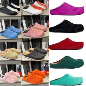 2024 Plataforma de Couro Longo Fur Fussbett Sandálias com Caixa Amarelo Berry Ourdoor Indoor Room Mules Slides Sapatos Mulheres Mens Praia Chinelos Grandes