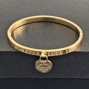 Hjärtarmband Forever Love Two Double Heart Charm Bangle Designer Armband Titanium Steel 18K Guldpläterad för kvinnor flickvän juvelergåvor