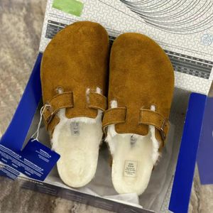 Com caixa sandália chinelos tamancos designer de luxo camurça verão mulheres mula plataforma slide pele bostons sapato casual preto branco bk cork tazz sliders planos mens chinelo entupimento