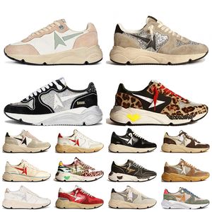 Low Top Designer Running Sole Casual Shoes Women Mens Handmade Sneakers Italy Brand Camouflage Graffiti Ivory Glitter Vintage Finish Leather Suede Upper Trainers