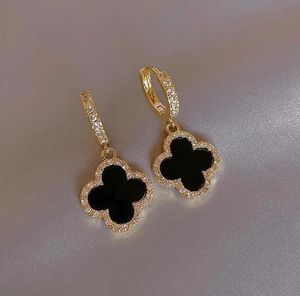 Stud Designer Fourleaf Earring for Women Senior Classic Small Fragrant Wind Earrings New Clover Ear Ring Gold Light Flash Mens