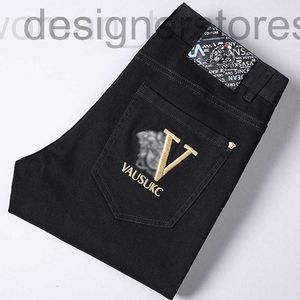 Męski projektant dżinsów wiosna i lato nowe haftowane dżinsy Solidne czarne białe bawełniane elastyczne szczupłe modne xmpg tigb