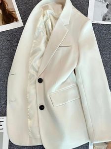 Jackor Elegant Office Lady Suit Jacket Långärmad lapelficka Vita kvinnor Blazer 2023 Spring Summer Fashion Button Korean Female Coat