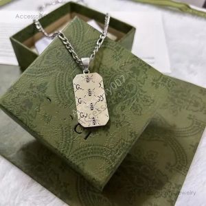 designer jewerlry Luxurys Fashion Necklace Designers Necklaces High Quality Key Chain Jewelry Couple Pendant Chains G Bee Necklace CYG23112805-10