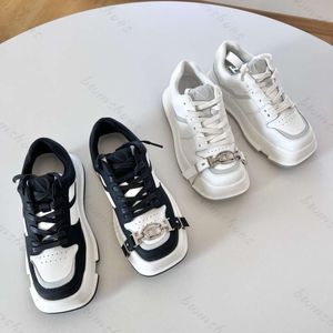 Dong Slim Early Spring Square Head Echtleder Dicke Sohle für Freizeitsport Bequeme abnehmbare Schnalle Zwei tragende Schuhe für Damenschuhe