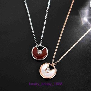 Collana di pneumatici per auto Classico popolare temperamen talismano in argento puro femminile placcato oro rosa 18 carati fritillaria bianca calcedonio rosso con scatola originale