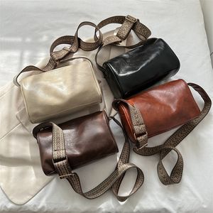 Pillow Bags Vintage Wide Strap Crossbody Bag Women Vegan Leather Zipper Guitar Strap Shoulder Bag FMT-4332