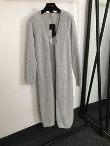 10009 XL 2024 Milan Runway Пальто Осеннее брендовое пальто в том же стиле с круглым вырезом Высококачественная белая женская одежда с длинными рукавами 20240065