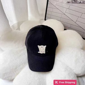 Berretti di design Famiglia C Arco di trionfo Autunno e inverno di alta qualità Nuovo volto che mostra piccolo berretto da baseball Velluto a coste ispessito Cappello con lingua d'anatra Cappello con lettera ZQBE