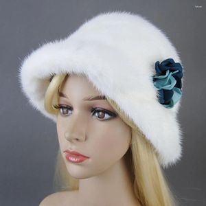 Berretti Cappelli di pelliccia stile invernale Donna Elegante caldo visone naturale intero Berretti di lusso Paraorecchie Cappello di alta qualità Anti neve fredda