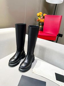 2024 Sonbahar ve Kış Klasik Botları Kadınların Yüksek Dereceli Cowhide Boots Lüks Tasarım Boyutu 35-40