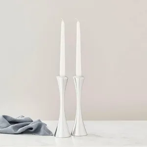 Portacandele Candeliere Aquila | Set di 2 supporti conici in metallo per mensola da tavolo (argento) per l'arredamento della casa