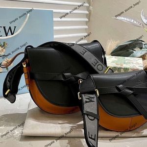 Najlepsze designerskie siodła torby damskie Crossbody Portferę torebki Lowee High-end skórzana skórzana klapka Vintage Bow Luksus alfabet haft haftowy szeroki pasek torba komunalna