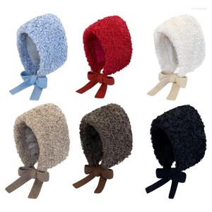 Basker plysch balaclava hatt för kvinnlig instyle flicka vinter varm mössa justerbar rem kvinnor öronflik kallsäker motorhuv