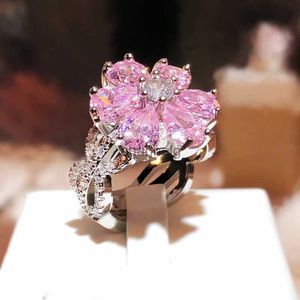 Anelli a grappolo Nuovi squisiti anelli in argento 925 per le donne Brillano rosa Cubic Zirconia Elegante fiore di ciliegio Fiore da sposa Gioielli alla moda YQ240109