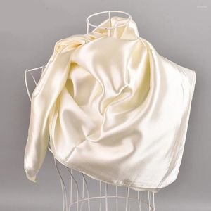 Sciarpe Sciarpa universale Squisita sensazione di mano morbida Seta imitazione femminile Foulard da donna grande quadrato di pregevole fattura