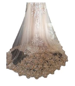 Bling bling champanhe véus de casamento apliques rendas com pente nupcial para meninas catedral luxo longo capela comprimento frisado 2449211