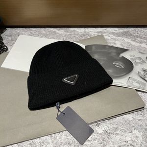 Designer gorro crânio boné inverno chapéu de malha casquette luxo para homens mulheres outono/winte lã unisex quente carta p