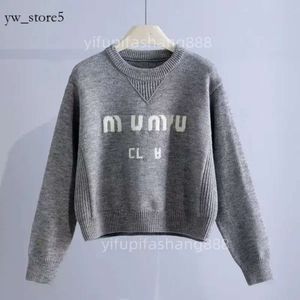 İtalya Tide Miui Miui Üst Lüks Kadın Sweaters Tasarımcısı Klasik Tasarım Giysileri Hoodie Örgü Sweater Sıcak hırka uzun kollu Kaşmir MM Black White 7574