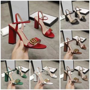 Designer-Kleidschuhe, europäische Station, klassische High-Heel-Sandalen, Leder, mittlerer Absatz, Block-Heels, Damen, Horsebit-Metallschnalle, High-Heels, sexy, offener Zehenbereich, Luxus