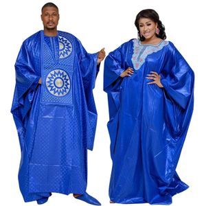 Afrikanische Kleider für Paare, traditionelles bodenlanges Kleid mit Bazin-Stickerei und Schal, Paar-Design 240109