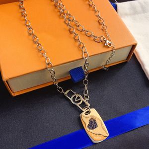 Pendenti di design con lettera in pelle Fux Collane di diamanti Gioielli Collana di marca in acciaio inossidabile Uomo Regali di nozze per donna Personalità alla moda Catene di clavicola