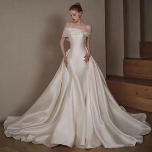 Klänningar 2023 Crystal Luxury Mermaid Wedding Dresses Brudklänningar med överskjolar från Shoulder Lace Ruched Sparkle Rhinstone Dubai Stain Ve