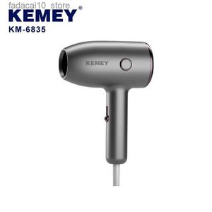 Hårtorkar Kemey KM-6835 Mini Portable Hammer High Power Two Speed ​​Professional Heart Dryer Secador de Cabelo Profissional Healt Torcher Hat Q240109