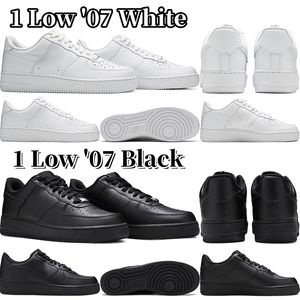 Klassiker 1 En avslappnad designerskor för män Kvinnor Triple White Black 1 Low '07 Mens Trainers Outdoor Sports Sneakers Storlek 36-47