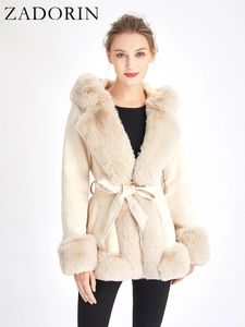 Zadorin Winter Coat Women Furry Hood Suede Black Faux Pälsrock med bältet tjock varm päls Cardigan Faux Pälsjackor för kvinnor 240110