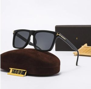 Designer Men ramar utomhusglasögon Svarta solglasögon Glass Retro och kvinnors solglasögon för kvinnor med låda