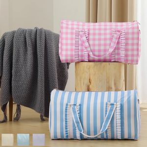 Nylon Duffel Bag Mulheres Ruffle Duffle Gingham Weekend Sports Overnight Travel Vacation Gift Stripe Alça Ajustável Destacável 240109