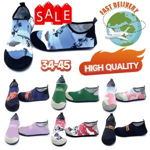 Sandallar Yüzmek Softy Solged Slip Anti-Slip Aqua Unisex Hızlı kuru sörf Nefes Şesit Su Plajı Dalış Çorbu Slip Slip Snorkeling Nehirleri İzleme