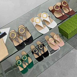 Designer Blondie Thong Sandálias Preto Branco Couro Verão Flip Flop Dupla Plana Slide Sandálias Baixo Salto Bloco Slipper Womens Beach Shoes Tamanho 35-40