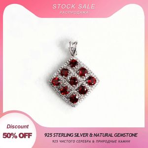 ペンダントTBJストックセール、925スターリングシルバーペンダントチェーンなしの自然な赤いガーネットディオプサイド宝石女性のための素晴らしい宝石